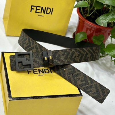 特 Fendi芬迪专柜同款 宽4.0Cm 双环正反用腰带 Ff按钉搭扣 黑色Cuoio Romano皮革材质 反面面料带有烟草黄和黑色Ff图案 四方金属饰面 时