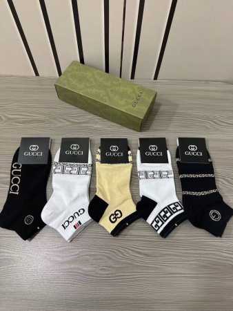 特 Gucci 古奇G家新品短袜 一盒五双 提花经典标志，超级Nice，实物超漂亮，超火爆小单品，大牌出街，潮人必备超好搭 - 点击图像关闭