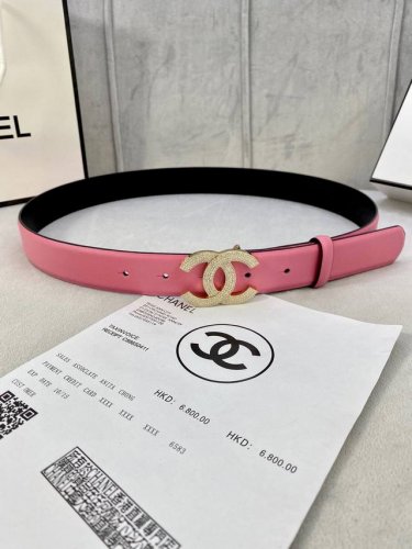 宽度3.0Cm Chanel 香奈儿 经典款平纹 两面牛皮搭配金 银 色镶钻钢扣。