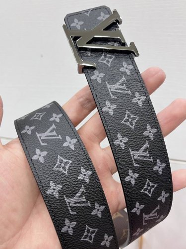 Lv.路易威登 全套包装 宽度 40Mm宽度 正品一体铸造五金钢扣 原厂皮料 双面原厂定制进口面料 可送礼自用不错选择