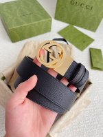 高端品質，實物拍攝 特 配全套禮盒 古馳：專櫃品質雙面頭層牛皮,可雙面使用.旋轉雙G純銅五金扣。金屬配件深受品牌輝煌的70年代經典設計所影響，得以重新詮釋。