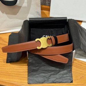 实拍 Celine赛琳凯旋门经典 对版Zp开发做到跟正品一模一样 双面进口皮料 亚色款 2.5宽度 一直是各大明星各大平台穿搭博主的Baby。种草种草拔不掉 女