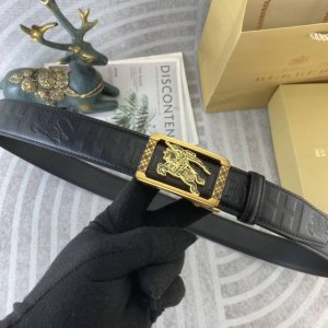 巴宝莉 特种皮腰带自动带系列 ，原厂五金精品不锈钢扣，手感柔软舒适 宽3.5Cm。