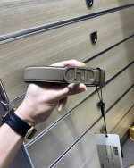 配送专柜包装 打孔针 特批 宽30Mm，原单进口双面头层牛皮，搭配原单钌钯电镀F扣，支持Nfc手感.油边近乎完美，原产皮料定制，质感无可挑剔，出众的细节，高清实