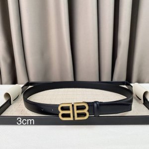 Alenciaga Bb 窄版腰带 这款bb 版腰带来自balenci设计细节，正面扣、打孔式细节3.0Cm 男女均可佩戴