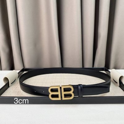Alenciaga Bb 窄版腰带 这款bb 版腰带来自balenci设计细节，正面扣、打孔式细节3.0Cm 男女均可佩戴