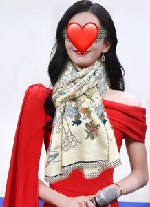 爱马仕 2025 双面同色海浪之家 太美了 下手一定要快[嘴唇]四季都可以用 真心美的让人非常非上身效果简直美翻了 品质非常完美整个围巾给人气场的同时又非常精致