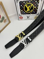 品名：Lv..路易..威登原单 材质：原单牛皮腰带 百分百头层牛皮腰带保证真皮，24K纯钢扣，专柜原单品质、做工精细，时尚大牌，送人自用首选 包装： 请认准如图