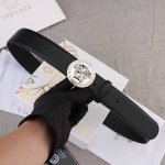 Versace 范思哲 爆款鸵鸟纹皮底 双面头层 采用精挑细选进口牛皮 手感柔软细腻 商务既有时尚的男士腰带火爆中 宽度4.0Mm
