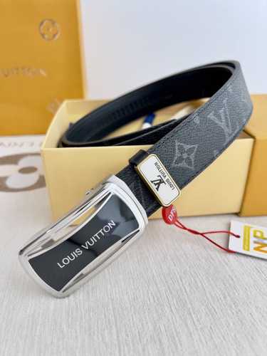 品名：Lv..路易..威登 腰带原单自动带 皮带 型号：自动扣，纯钢材质自动扣，头层牛皮自动带身，实物拍摄 材料：百分百头层牛皮，保证真皮。24K纯钢扣，永不掉