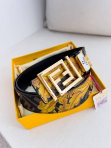 品名：芬迪.Fendi腰带 皮带原单 型号：挂扣，原版经典纯铜精品字母挂扣，实物拍摄，双面头层牛皮 材料：百分百头层牛皮，保证真皮。专柜同等质量，纯铜字母挂扣，