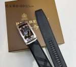 特 品牌： 巴宝莉 新款进口小牛皮，手感柔软。搭配纯钢自动精品钢扣，宽度：3.5Cm