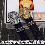 品名：范思哲.Ver Sace鳄鱼纹 型号：认准如图专柜包装，赠送打孔器 材料：百分百头层牛皮，保证真皮鳄鱼纹，美人头，24K钢扣专柜同等质量， 送人自用首选