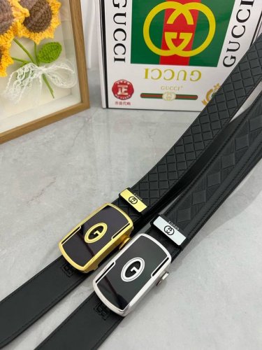 品名：古奇.Gu...Ci 自动带 材质：原单牛皮腰带 专柜原单品质、做工精细，时尚大牌，送人自用首选 包装： 请认准如图专柜包装赠送打孔器手提袋专柜礼盒宽度3