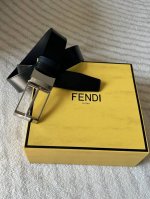 Fendi 芬迪 男款商务休闲双用腰带 宽3.4Cm，黑配蓝双面进口牛皮，简约百搭针扣。