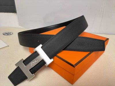 Hermes.爱马仕 官网同步 宽度38Mm 原版荔枝搭带身搭配原版精品钢扣，男装的经典搭配，可双面使用完美配饰！