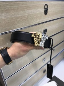 配送专柜包装 打孔针 批 专柜同款、实拍专柜官网，支持Nfc尺寸:38Mm，原版立体分割间色人美人头，注非市场一体扣 极富设计美感 ，双面采用进口原版小牛皮，清