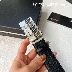 特 品牌：万宝龙新款进口小牛皮，手感细腻柔软。搭配纯钢自动精品钢扣，男士必备！宽度：3.5Cm