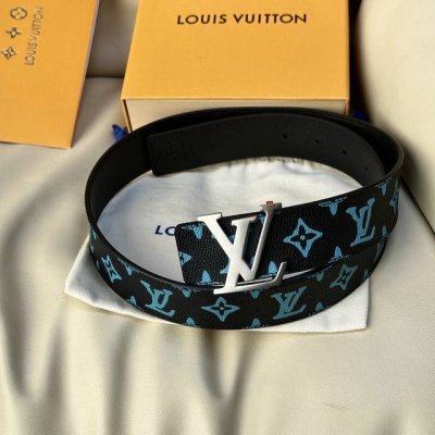 原版包裝 L0Uis Vuitt0N 專櫃最新版本 寬度40毫米 皮帶面採用定制帆布面料 原廠進口頭層小牛皮底 手感極佳 配置經典字母砂面搭扣 雙面用 滿足不同
