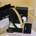 chanel 24S Cc 珍珠 水钻 白 与 黑 字母 Logo搭扣 黄铜金属小牛皮腰带 手感柔软 细腻 3.0Cm 码数75- -