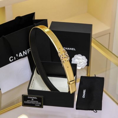 chanel 24S Cc 珍珠 水钻 白 与 黑 字母 Logo搭扣 黄铜金属小牛皮腰带 手感柔软 细腻 3.0Cm 码数75- -