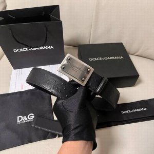 特 Dg，宽4.0Cm Dolce&Gabbana 新款男士鸵鸟纹腰带，搭配全新镀钌 Dg 交叉造型徽标搭扣