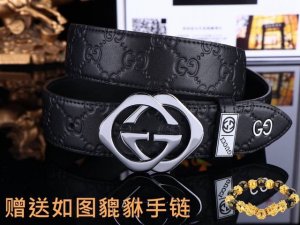 皮带：古奇.Gu Cci原单 腰带：认准如图专柜包装，赠送打孔器 材料：百分百头层牛皮，保证真皮。24K纯钢扣gg花纹系列专柜同等质量， 送人自用首选 包装：