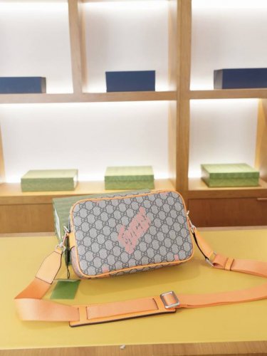 Gucci 古驰 官网同步 高版本 斜挎单肩背包 永恒不过时的标志性产品 纯原单小牛皮 顶级五金制作 非市面普通版本 贸易公司订单货 全部实拍 实用性非常高 完