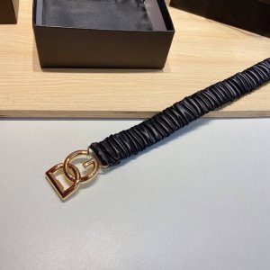 D&G 杜嘉 班纳头层羊皮弹力腰带，搭配精品铜扣，宽度：3.0Cm，