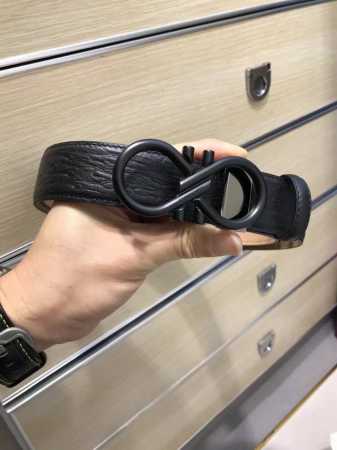 配送专柜包装 打孔针 特批P200 新款 F宽35 Mm 支持Nfc 芯片扫描，原版烤漆8字F铆钉扣，进口原版 黑色鸵鸟纹小牛皮配原版沙底制成，镀金表面金属制品 - 点击图像关闭