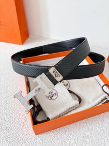 品名 爱马仕.Her..Mes自动扣皮带 腰带 型号 自动扣 纯钢材质经典自动扣 头层牛皮自动带身 腰带 百分百头层牛皮 自动带身 保证真皮 24K纯钢扣永不掉
