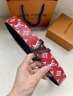 特 P200 4.0宽L联名合作款出货 劲爆款式 宇宙大牌Louisvuitton与街头潮流品牌Supreme联合设计 一种破天荒的趣味感 突破性十足 精钢锻造