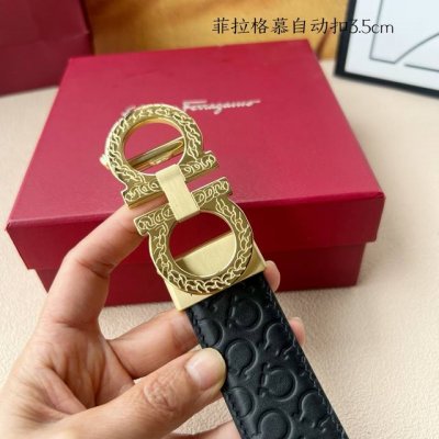 特 品牌：菲拉格慕新款进口小牛皮，手感细腻柔软。搭配纯钢自动精品钢扣，宽度：3.5Cm
