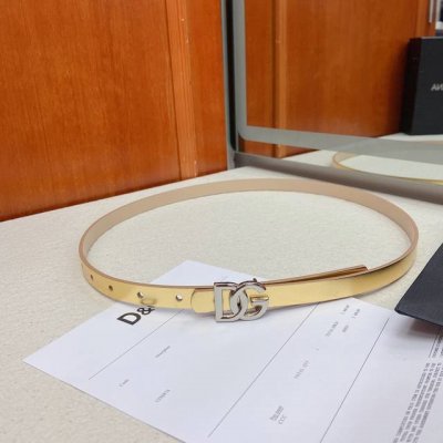 D&G 杜嘉 班纳双面小牛皮腰带，缀以电镀金属 Dg 徽标搭扣。双面可用，简约百搭，精品宽度1.5Cm，
