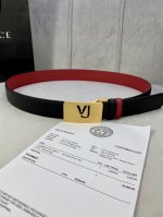 宽度3.5Cmversace 范思哲 此款柔软的手掌纹皮带饰有一个几何形状的希腊回纹别扣，既时尚又优雅。