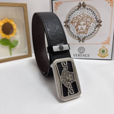 品名：Versace.范思哲 材质：原单牛皮腰带 百分百头层牛皮腰带保证真皮，24K纯钢扣，专柜原单品质、做工精细，时尚大牌，送人自用首选 包装： 请认准如图专
