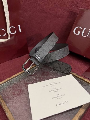 G针扣 Gucci 款号 673921 Faby3 1244 表面材料是灰色定制pvc 宽度3.5Cm 皮圈缝制立体Gg五金配饰 方形简约针扣