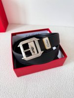 品名 卡地亚 Cartier 原单 腰带 皮带 型号 针扣 原版经典针式扣头 实物拍摄 双面头层牛皮 材料 百分百头层牛皮 保证真皮 双面可用专柜同等质量 原版