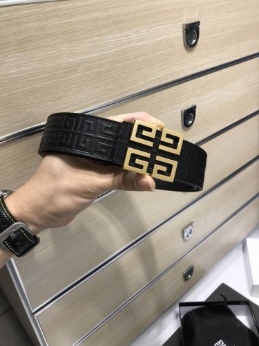 特 配送专柜包装 打孔针 宽38Mm， 原单进口小牛皮 头层牛皮，搭配原单钌钯电镀gg扣，手感.油边近乎完美，原产皮料定制，质感无可挑剔，出众的细节，高清实拍，