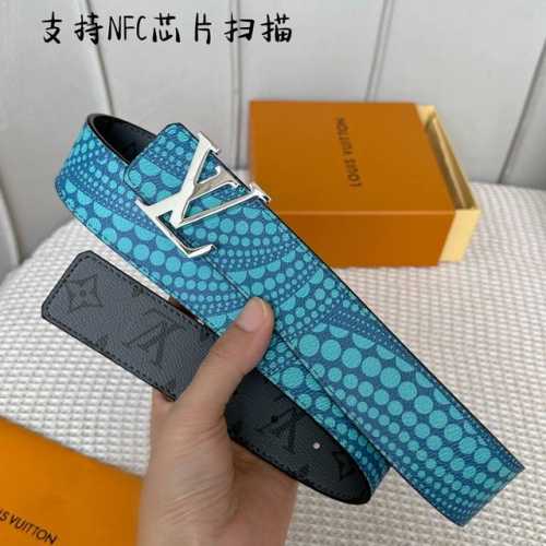 進口面料襯托原廠小牛皮底 飾有高級彩色視覺效果 搭扣與皮帶相呼應締造獨特造型 雙面用