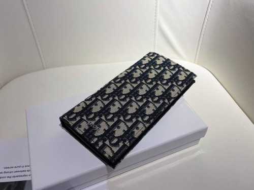 长 短 Dior 025 021颜色 黑色 尺寸 长17.5*X8.5 短12X11 Dior新款火爆登场！官网同步，精湛手工制作，实物拍摄，男女均可使用