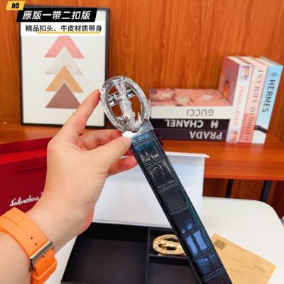 1带1扣 1带2扣 鳄鱼家 滑道 双扣版 1带2扣 正版开模 此款腰带双面采用原厂牛皮带身，精密电镀标志性五金搭扣 对版专柜。3.8Cm 如需木盒40