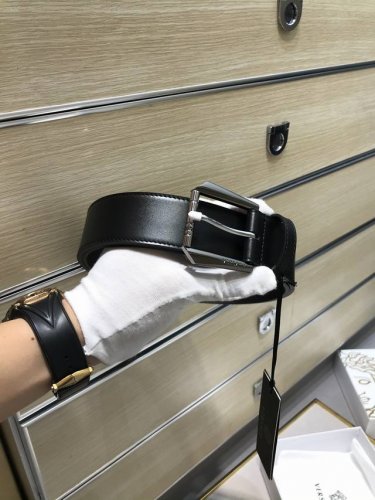 配送专柜包装 打孔针 批专柜同款、实拍 支持Nfc专柜官网，尺寸:38Mm，原版立体人头针扣，长城回纹，极富设计美感 ，双面采用进口原版小牛皮，清晰美观，皮质软