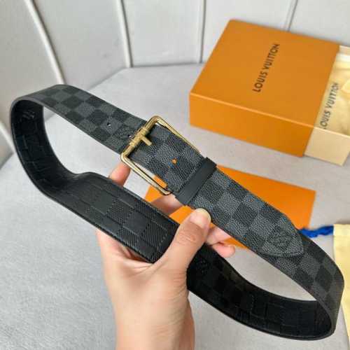特 寬：40Mm 驢家新品 Nigo新品限量版 專櫃有售新品男士系列 專用訂做面料搭配原廠純黑色小牛皮 針扣款式設計搭扣 雙面用 兩種佩戴方式潮男必備款！