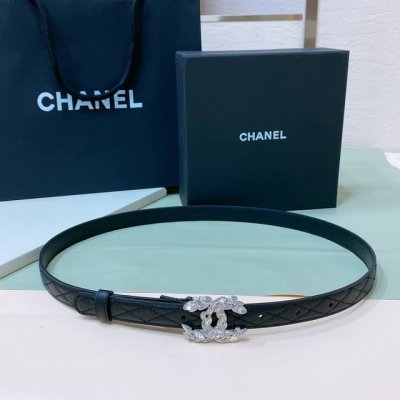 Chanel 24C 字母腰带 软硬适中的小羊皮 春夏搭配好帮手 一年四季最不可缺少的搭配神器 穿裙子西装搭它简直不要太高级 2.0Cm精品