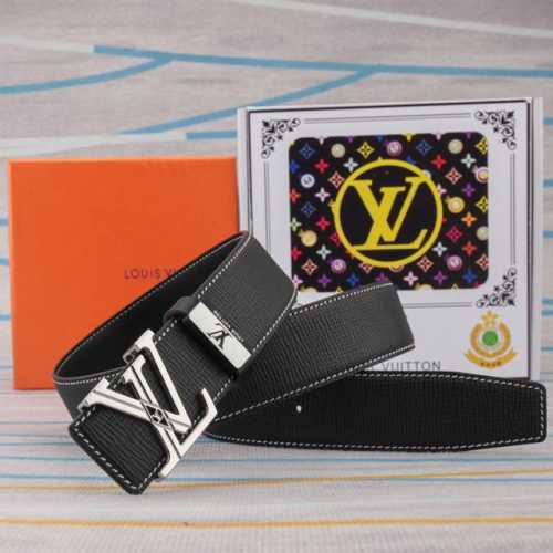 品名：Lv..路易..威登原单 材质：原单牛皮腰带 百分百头层牛皮腰带保证真皮，24K纯钢扣，专柜原单品质、做工精细，时尚大牌，送人自用首选 包装： 请认准如图