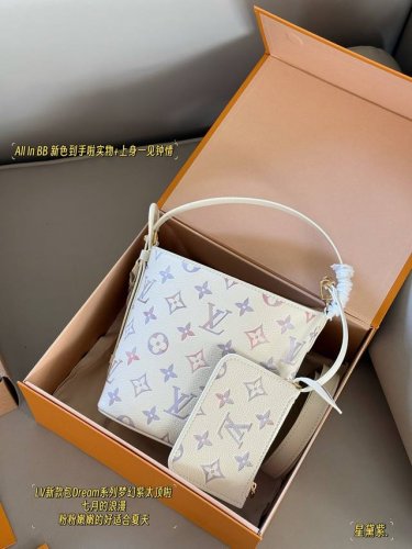 配盒 Size：18*16Cm All In Bb重磅来袭新色 这谁看了不迷糊呀 Allinbb夏日新色好清凉 新颜色好好看清爽的配色好适合夏天 多幅面孔L家