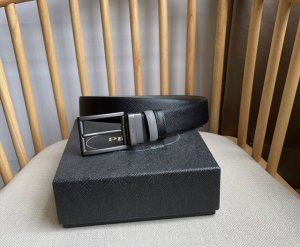 prada 普拉达 专柜同款 男士一皮双用针扣款 带身一面黑一面咖 双面十字纹小牛皮宽度:3.5Cm 搭配原版旋转针扣 手感极佳 原单品质