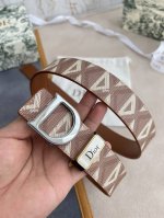 品名：迪奥. Dior.原单 腰带 皮带 型号：挂扣，原版经典双色挂扣，实物拍摄，头层牛皮 材料：百分百头层牛皮，保证真皮。双面可用专柜同等质量，原版经典新款花