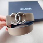 特 香奈儿 饰面logo扣 黄铜金属 双面小牛皮腰带 ！ 3.0Cm 一带两用款式 、经典百搭